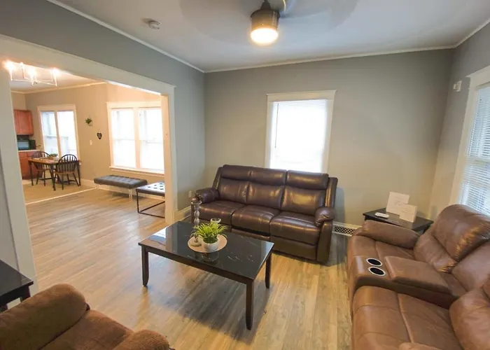 Large 6Br, 2 Bath In Niagara Falls