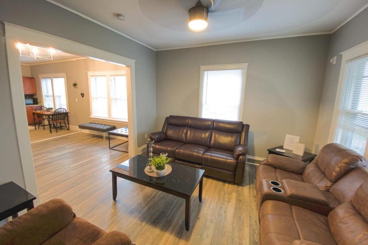 Large 6br, 2 Bath In Holiday home Niagara Falls
