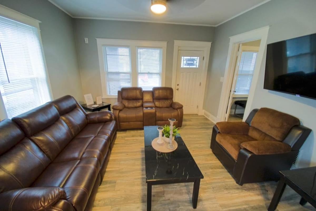 Large 6br, 2 Bath In *