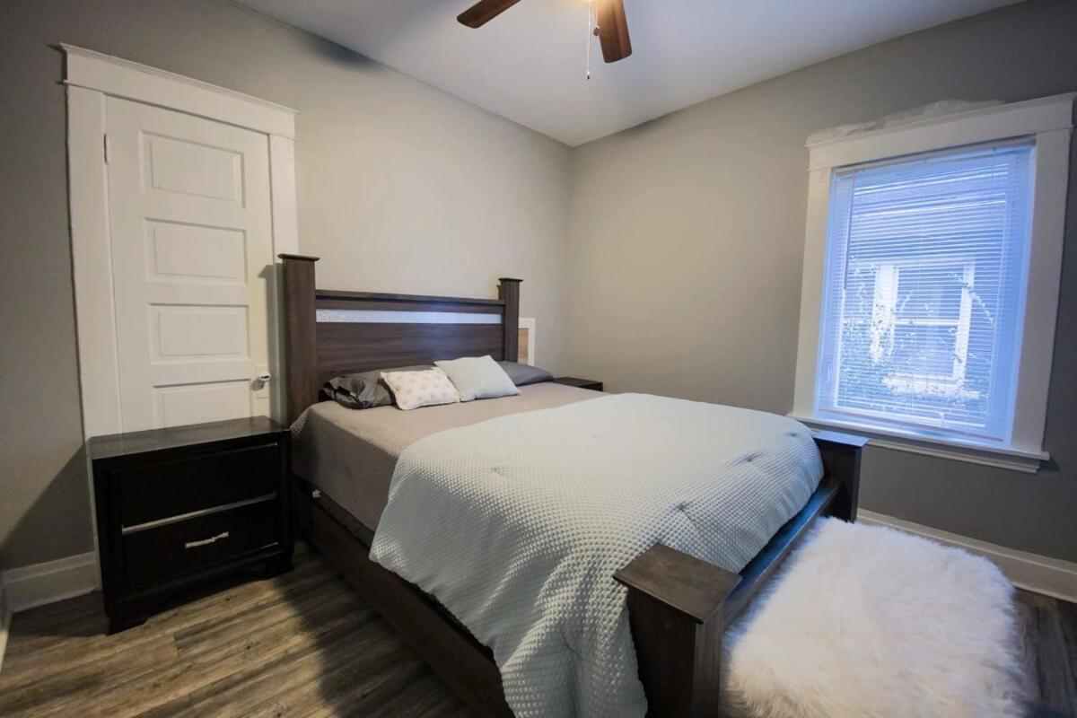 Large 6br, 2 Bath In *