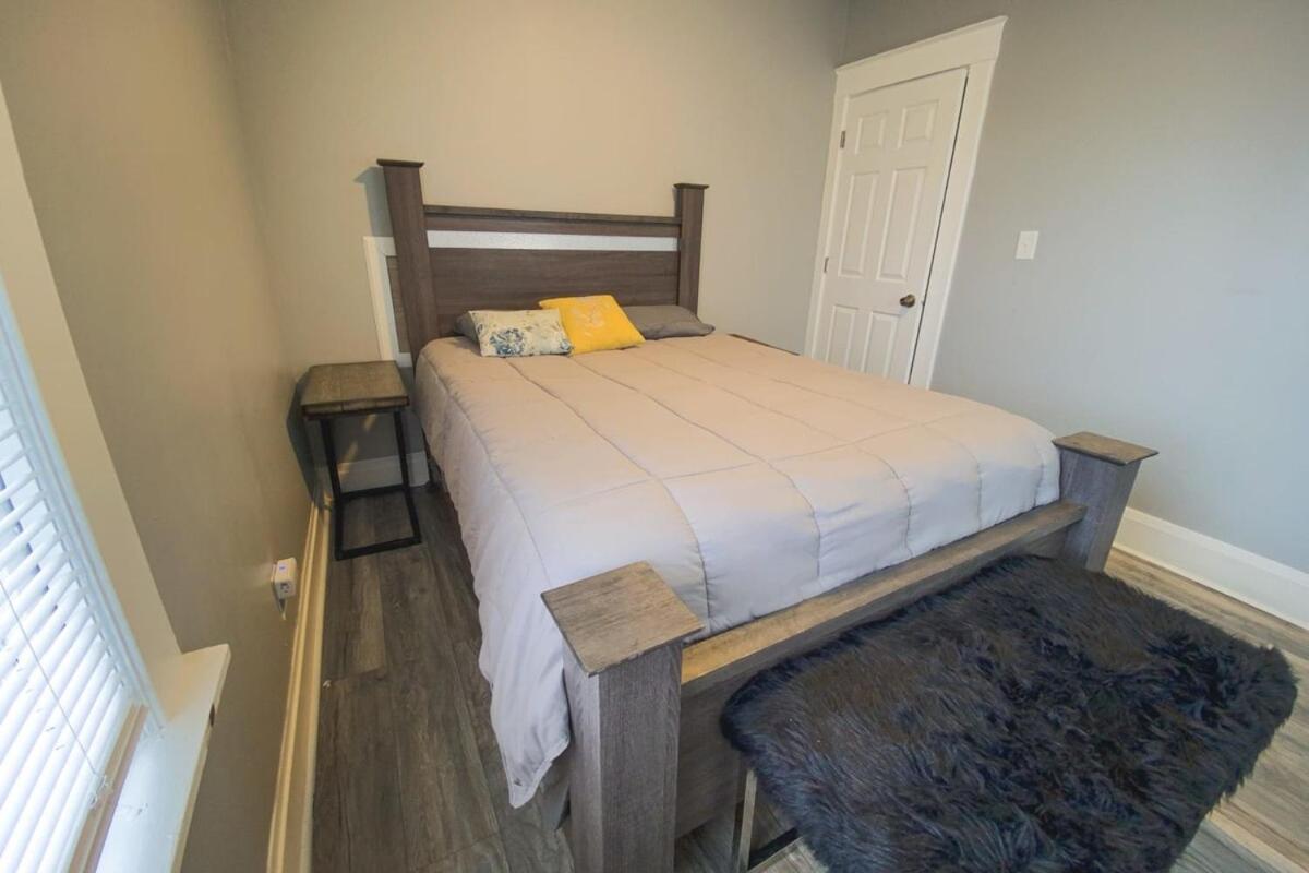 Large 6br, 2 Bath In Holiday home Niagara Falls
