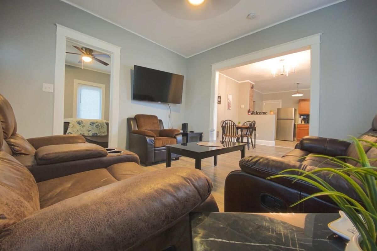 Large 6br, 2 Bath In