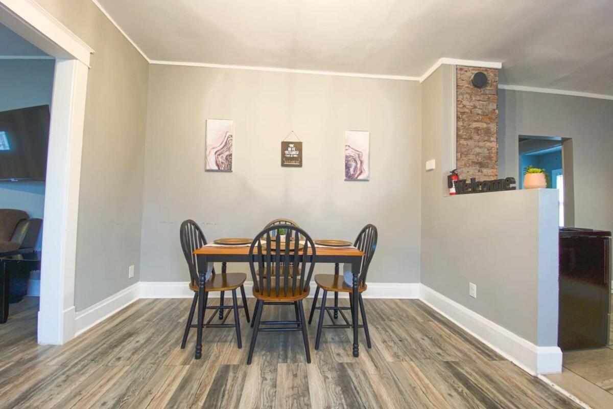 Large 6br, 2 Bath In