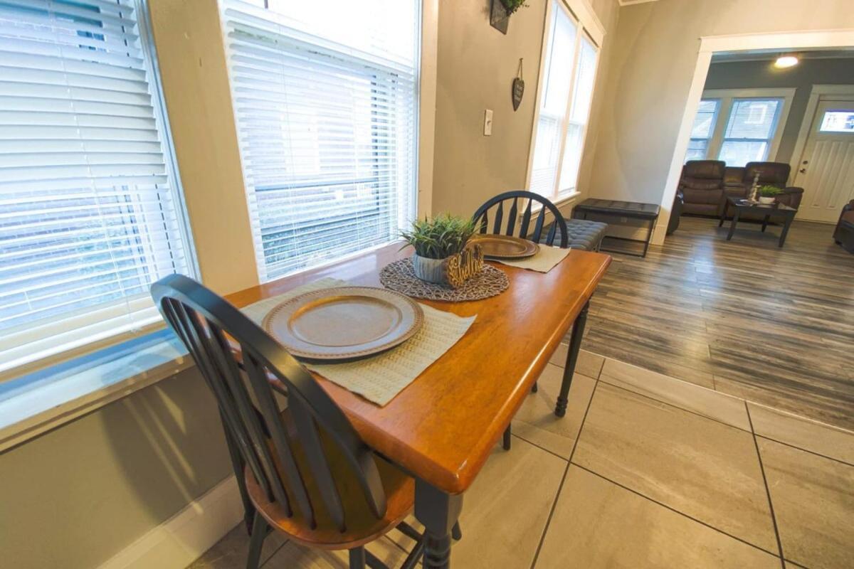 Large 6br, 2 Bath In Holiday home *