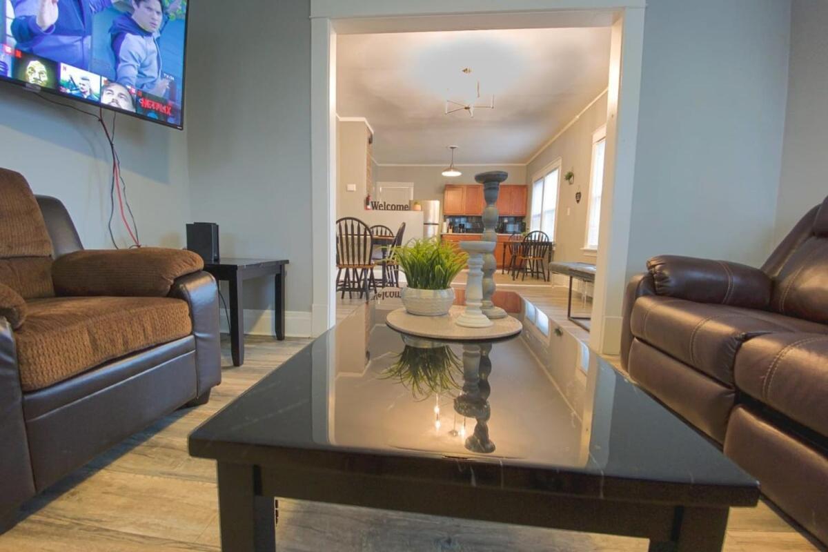 Large 6br, 2 Bath In *